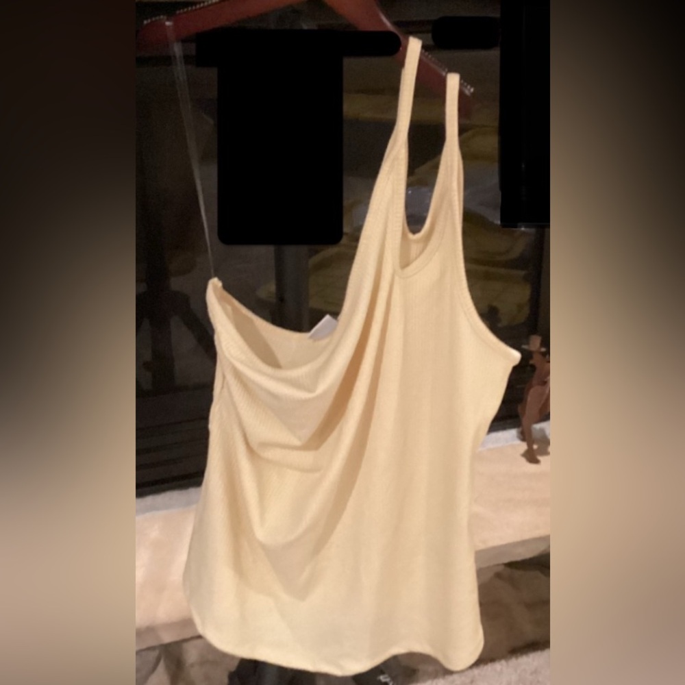 🐣  Ribbed Off Left Shoulder Tank Super Cute Top ~ NWT
